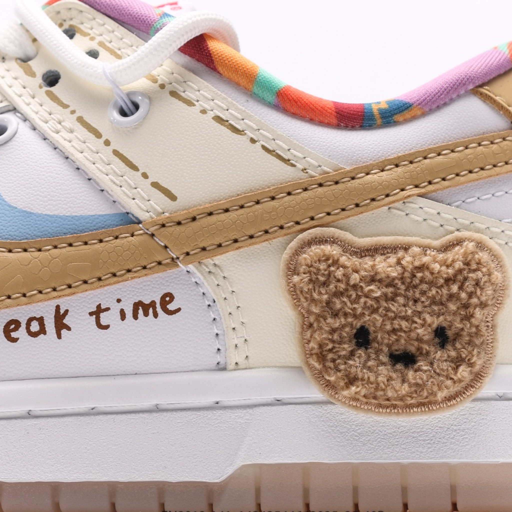 Nike Dunk Low "Cake Bear"