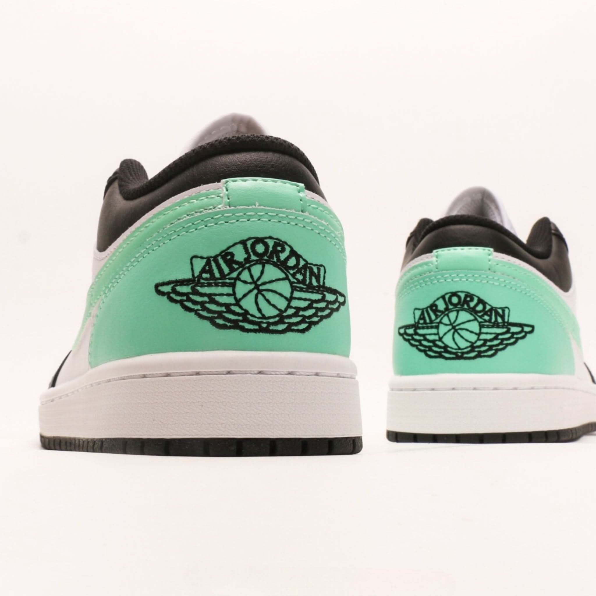 Air Jordan 1 Low SE "Green Glow"
