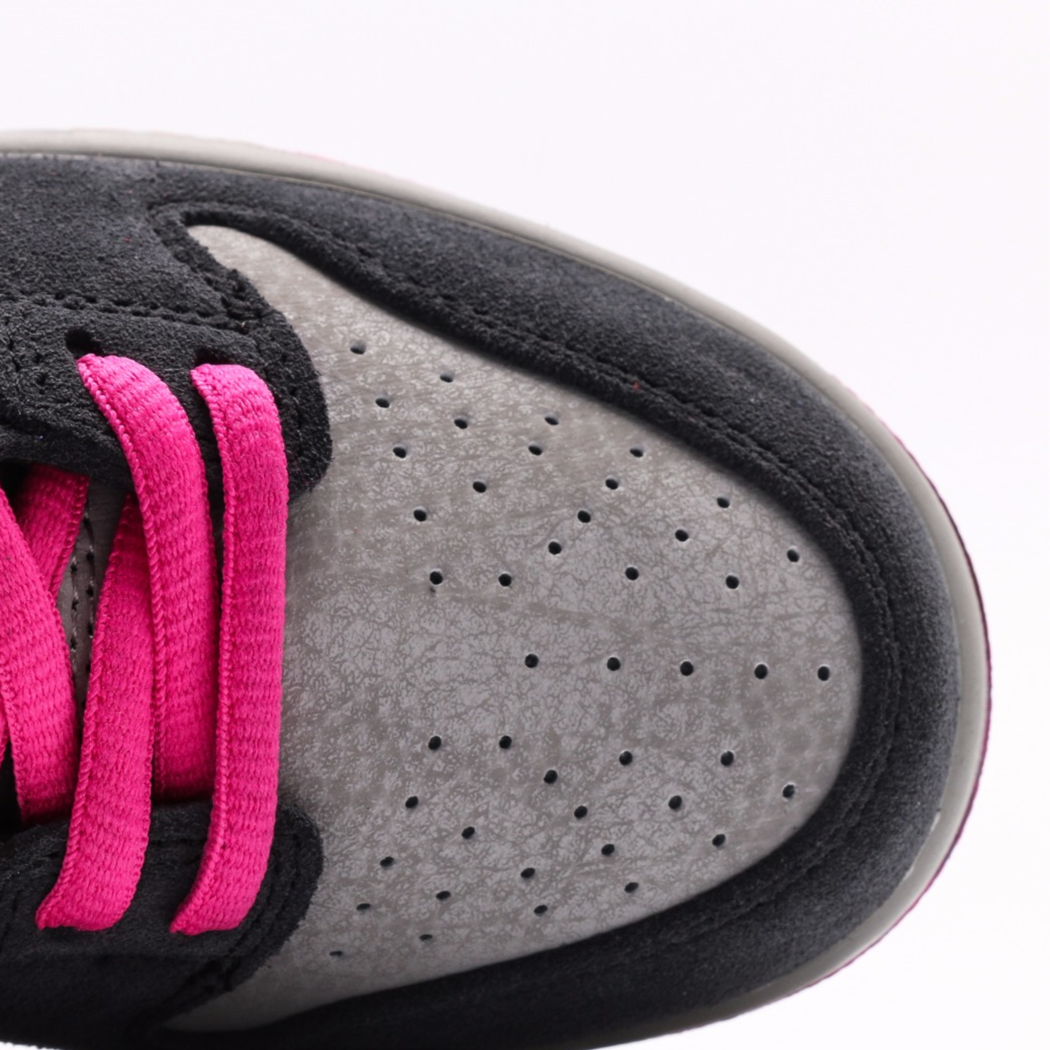 Nike Dunk Low Premium SB QS Disposable "Black Pink"