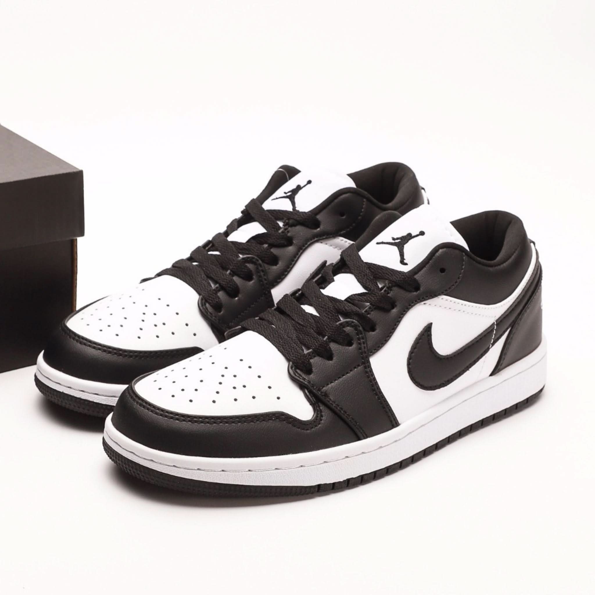 Air Jordan 1 Low Panda