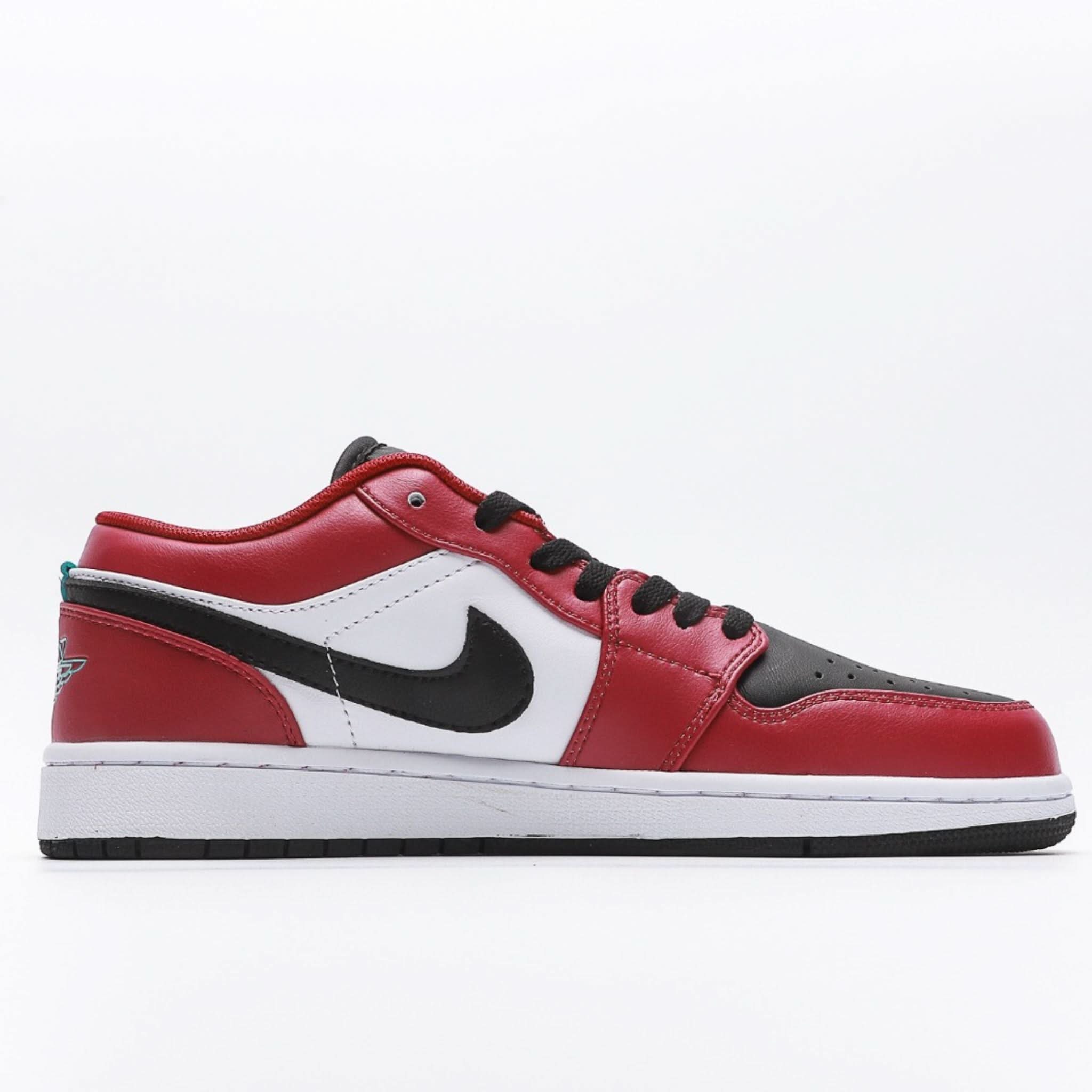 Air Jordan 1 Low Bulls