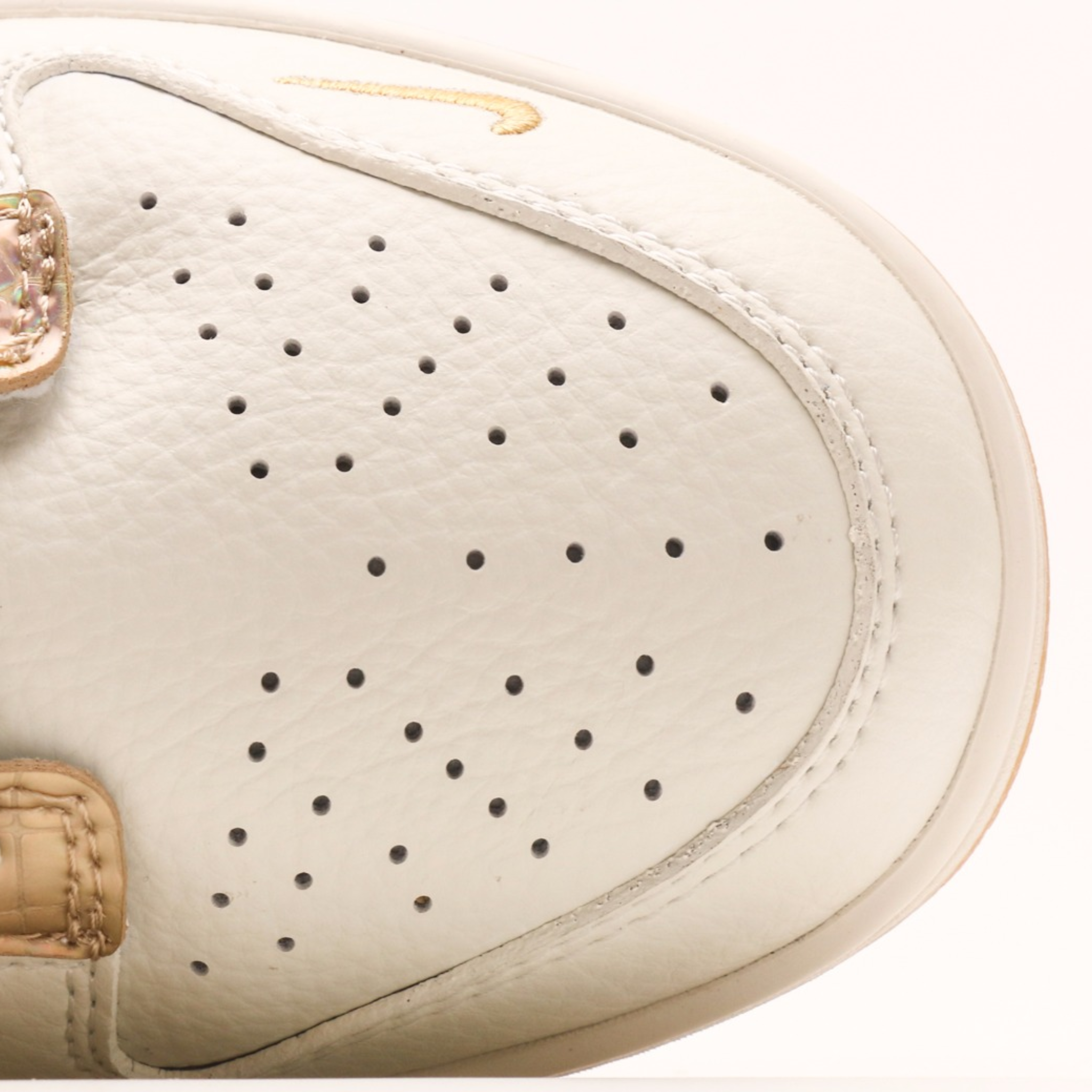 Nike Dunk Low "Gold"
