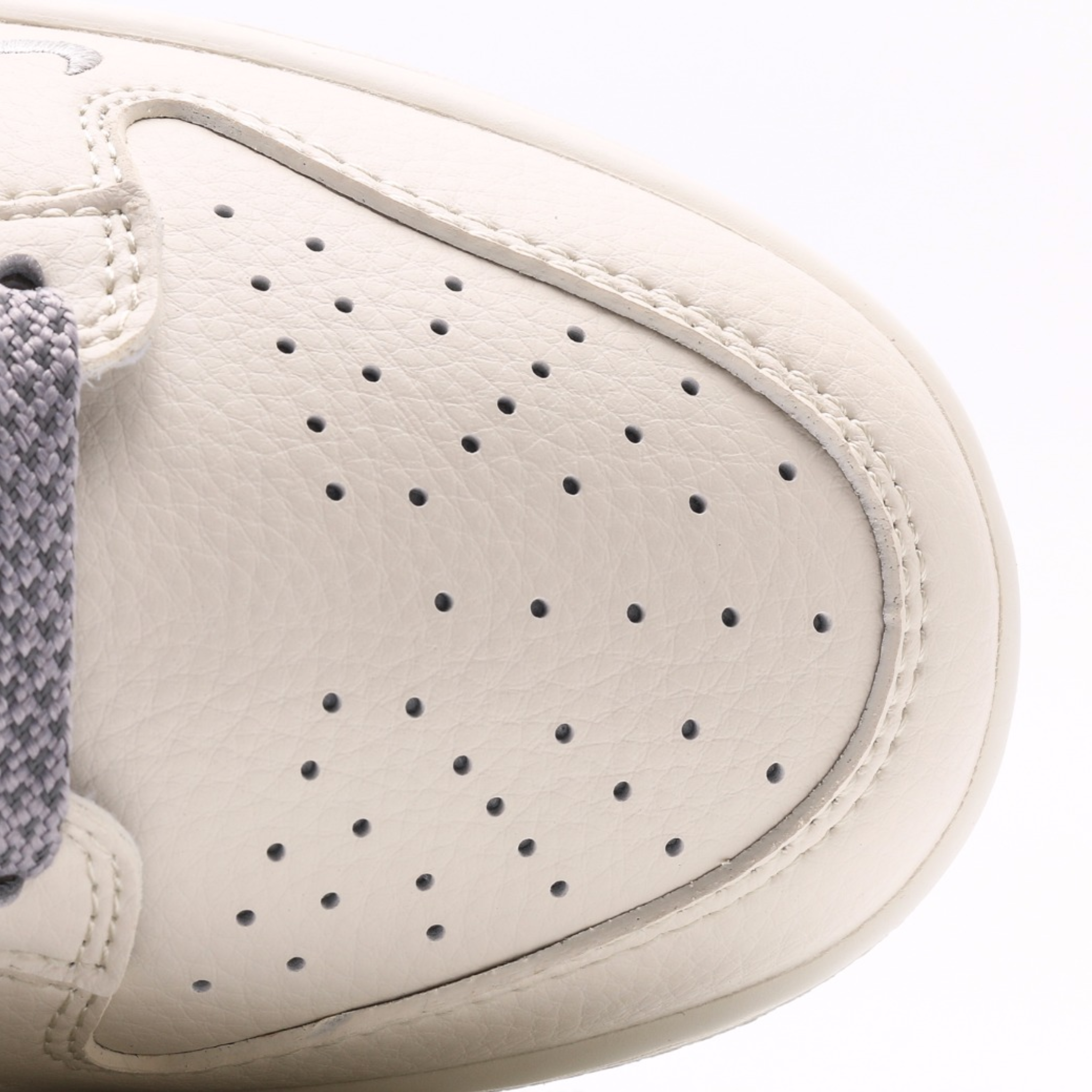 Supreme x Nike SB Dunk Low Grey Off White