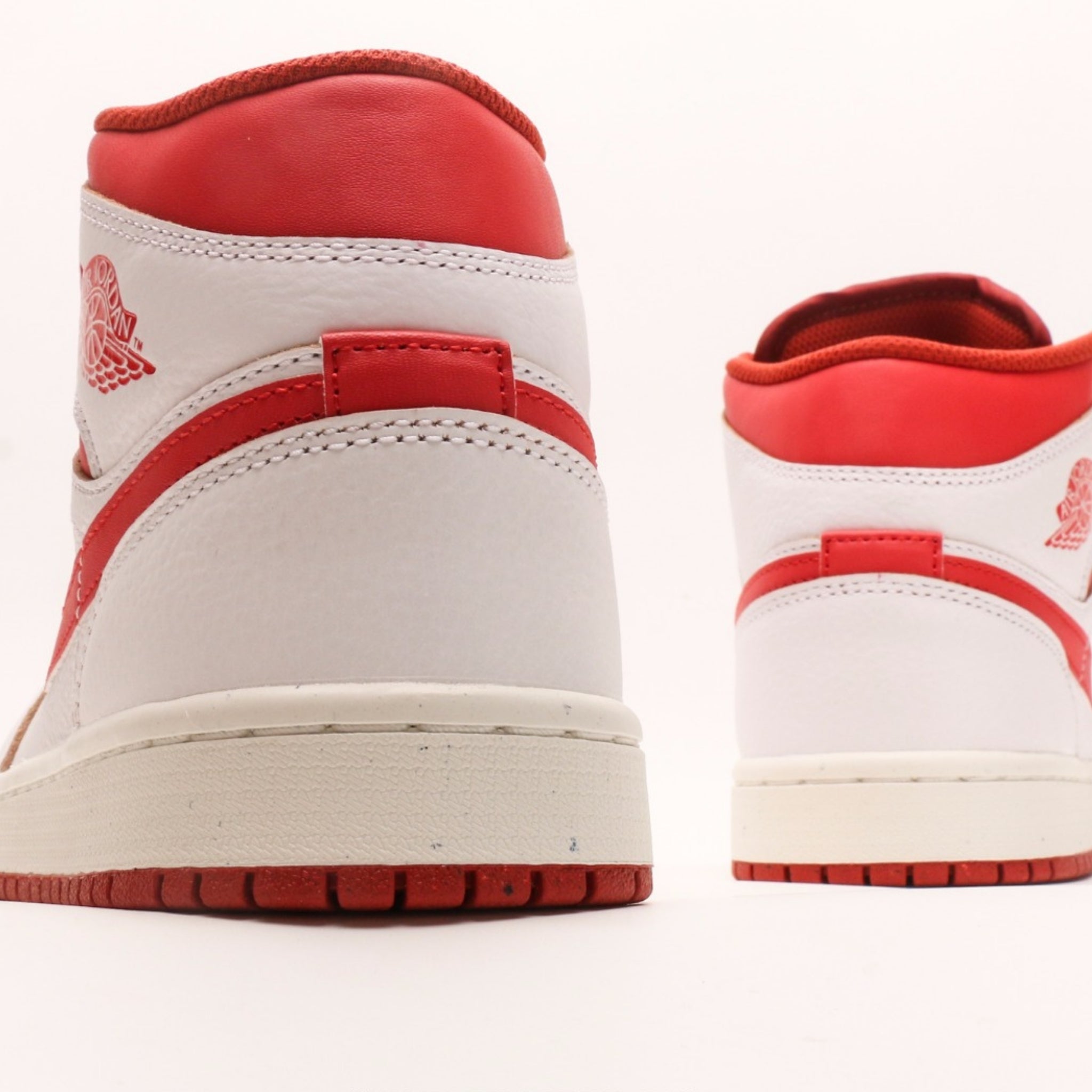 Air Jordan 1 Mid SE 'Red'