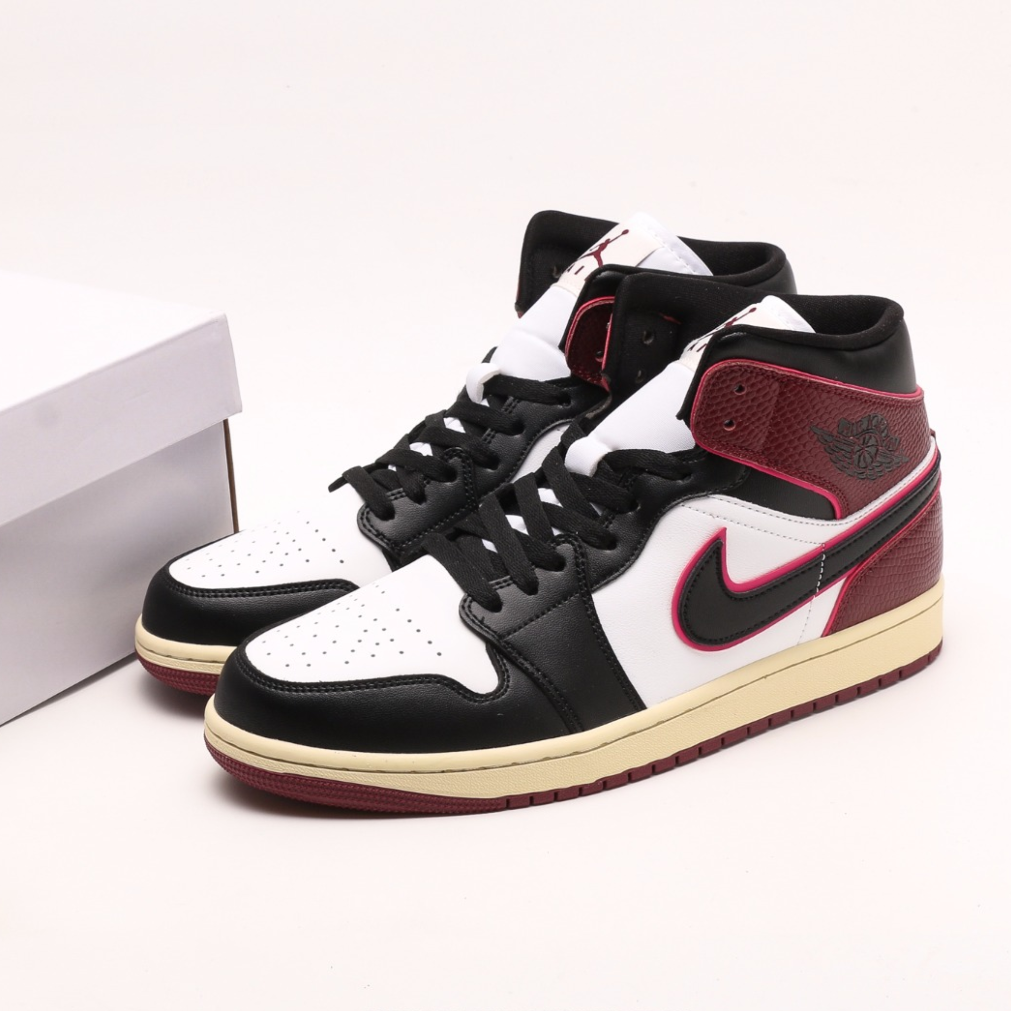 Air Jordan 1 Retro Mid 'Red-Black'