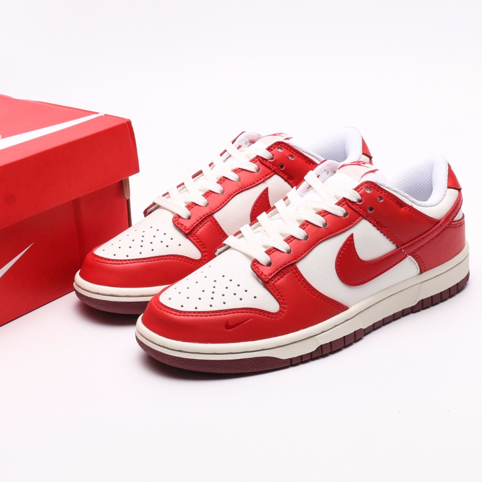 Nike Dunk Low Next Nature Gym Red