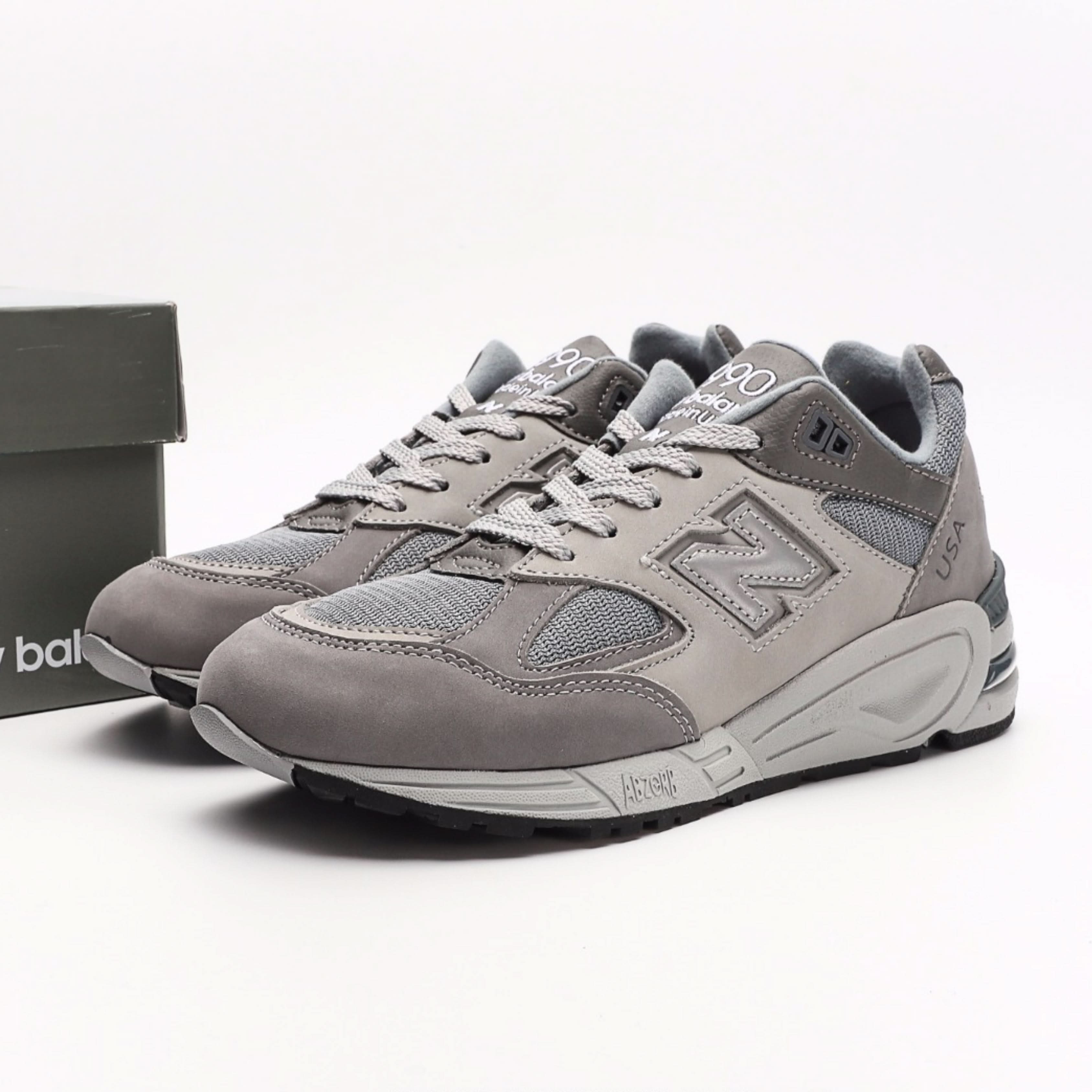New Balance x WTAPS 990 V2 "Grey"