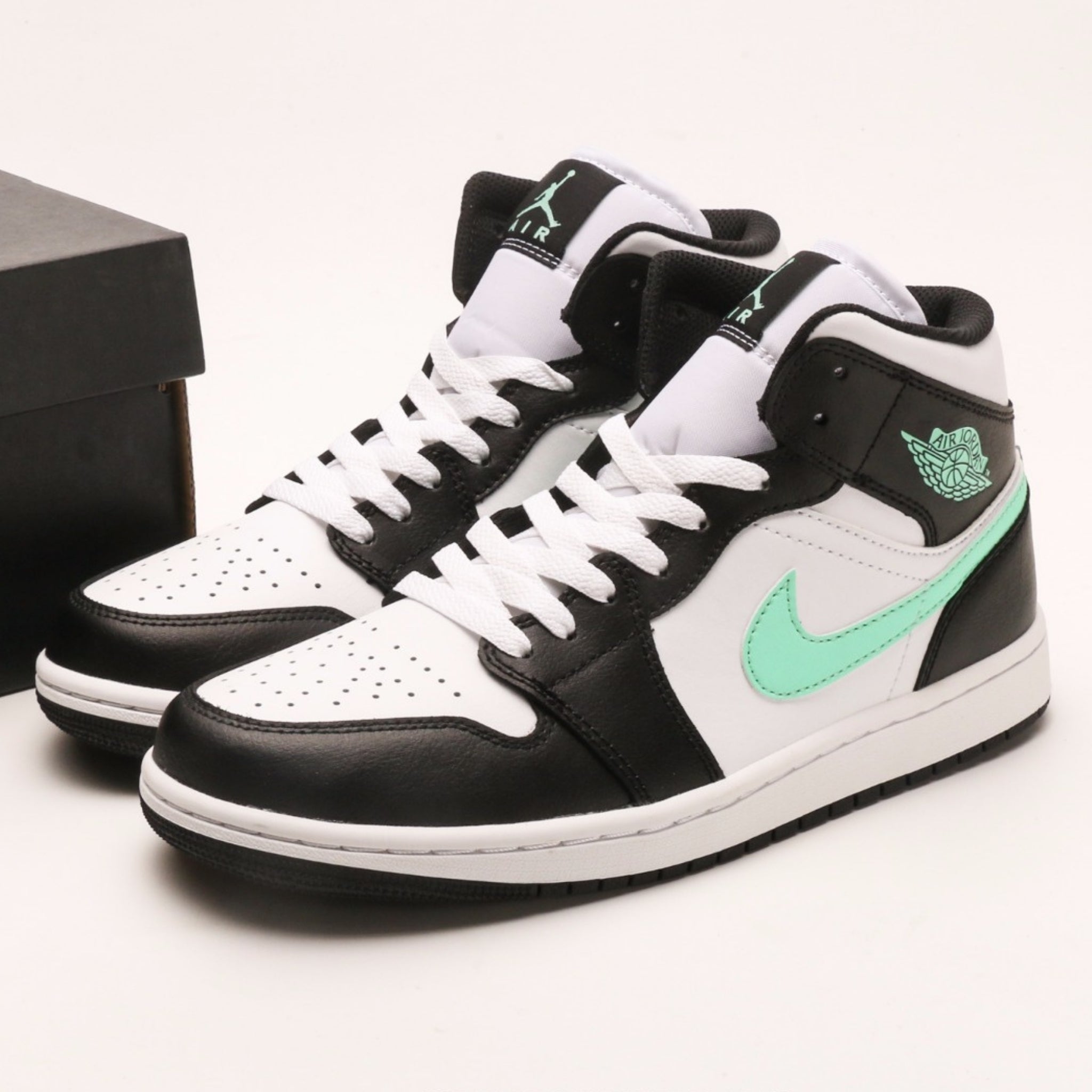 Air Jordan 1 Mid SE 'Green Glow'