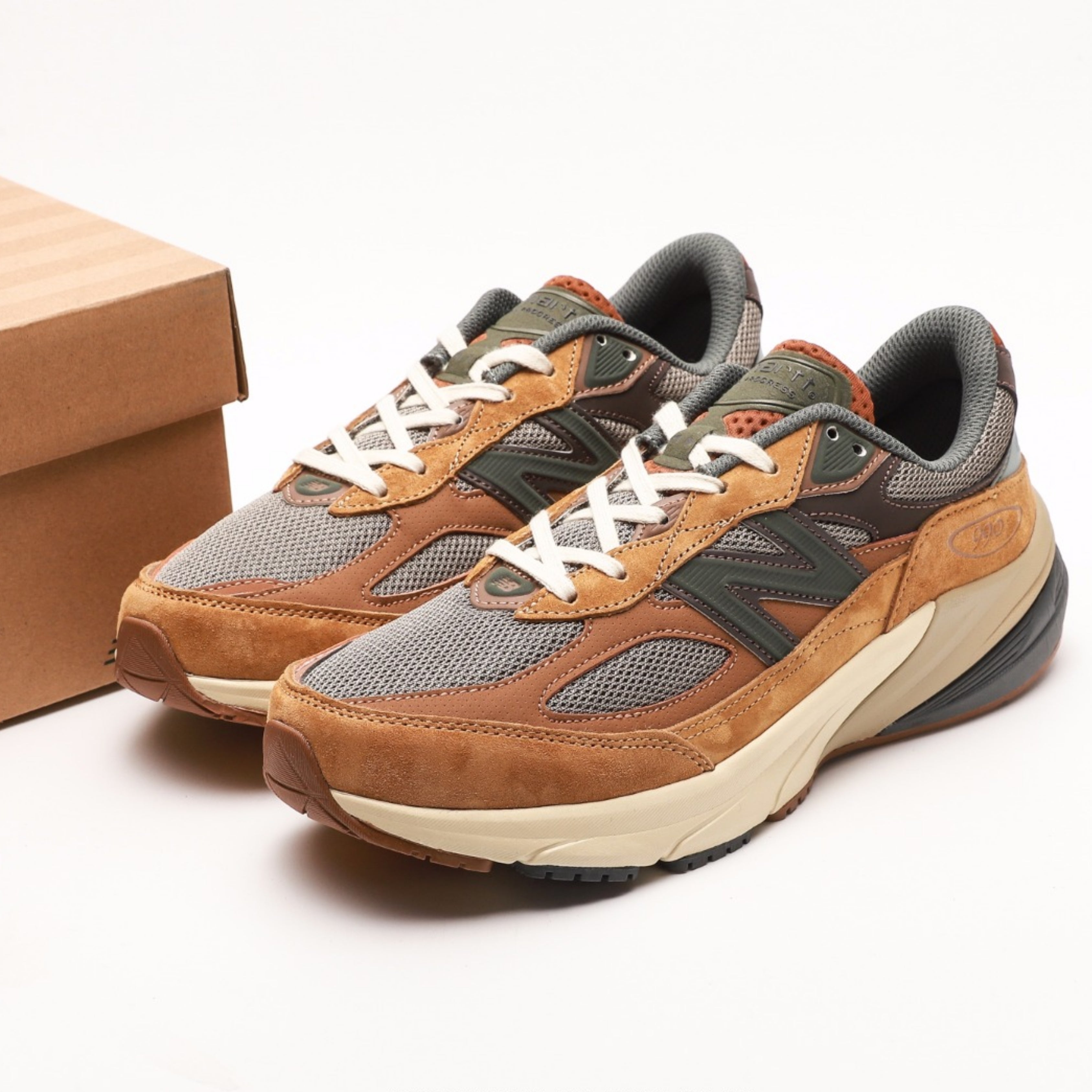 New Balance 990v6 "Carhartt - Sculpture Center"