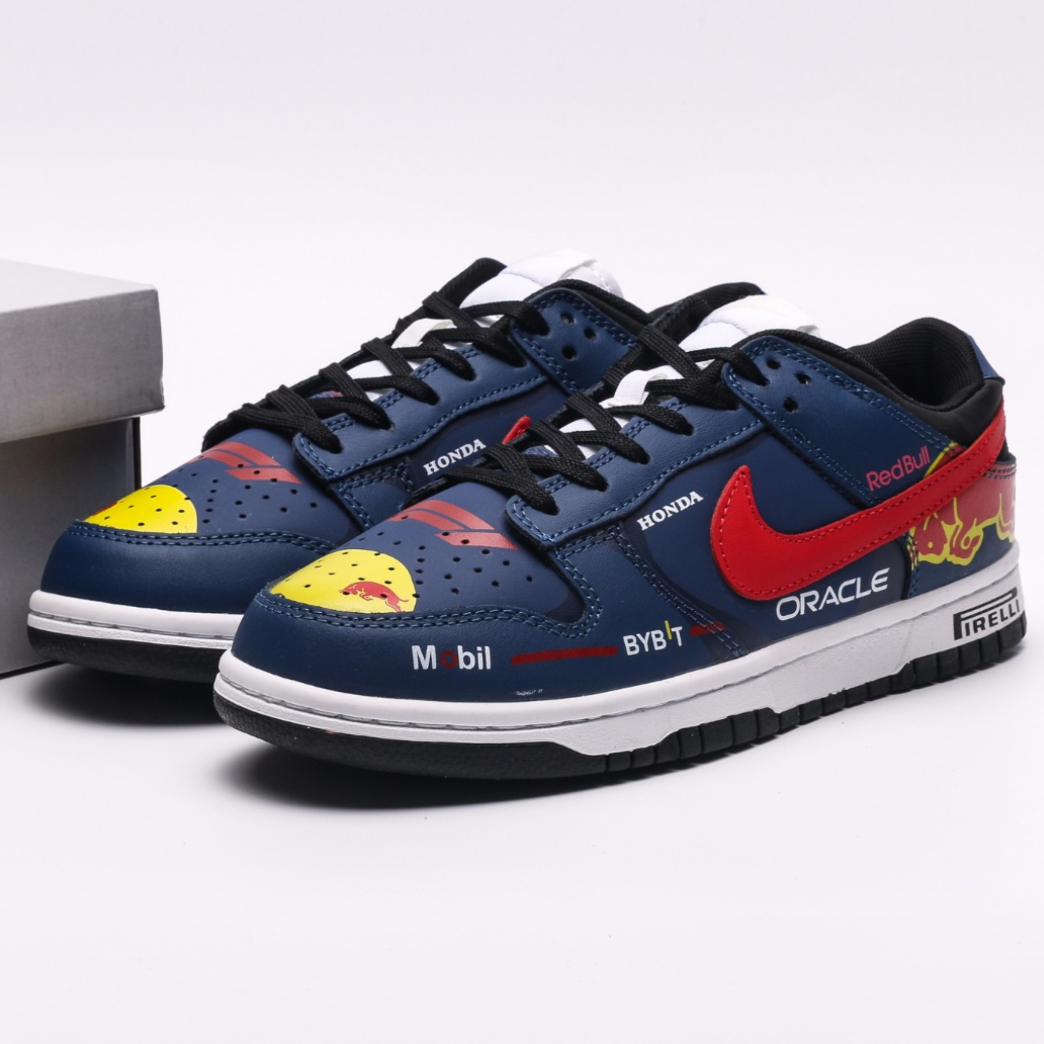 Nike Dunk Low “Max Verstappen”