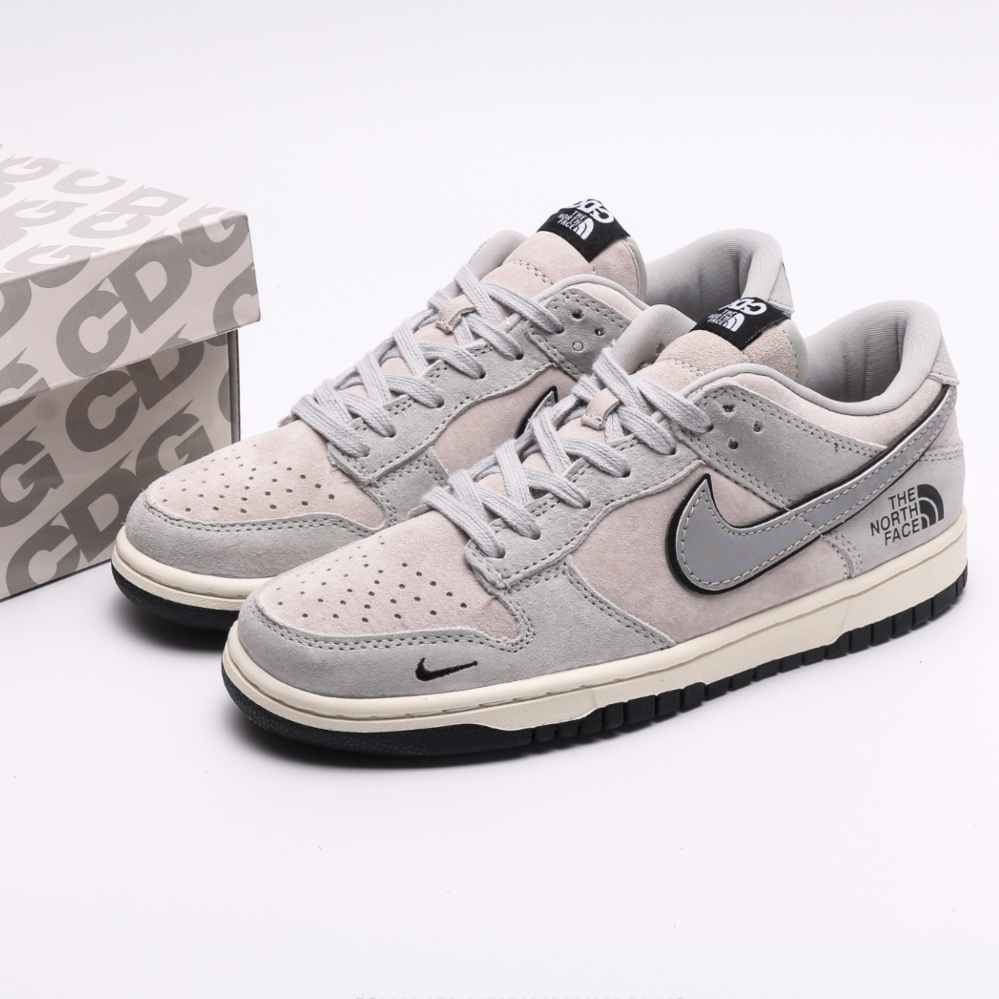 Nike Dunk Low X The North Face "Gray White"