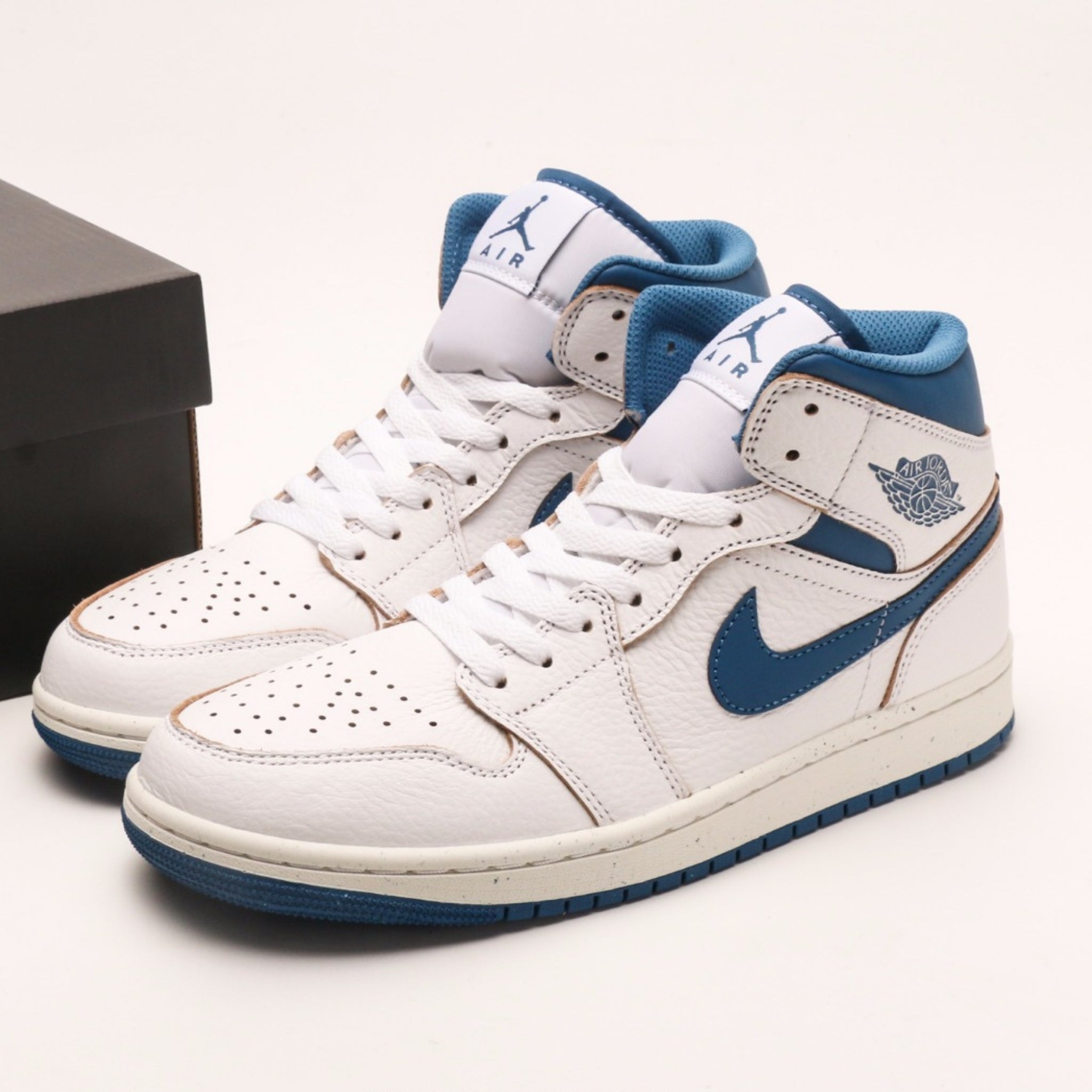 Air Jordan 1 Mid SE 'White-Blue'