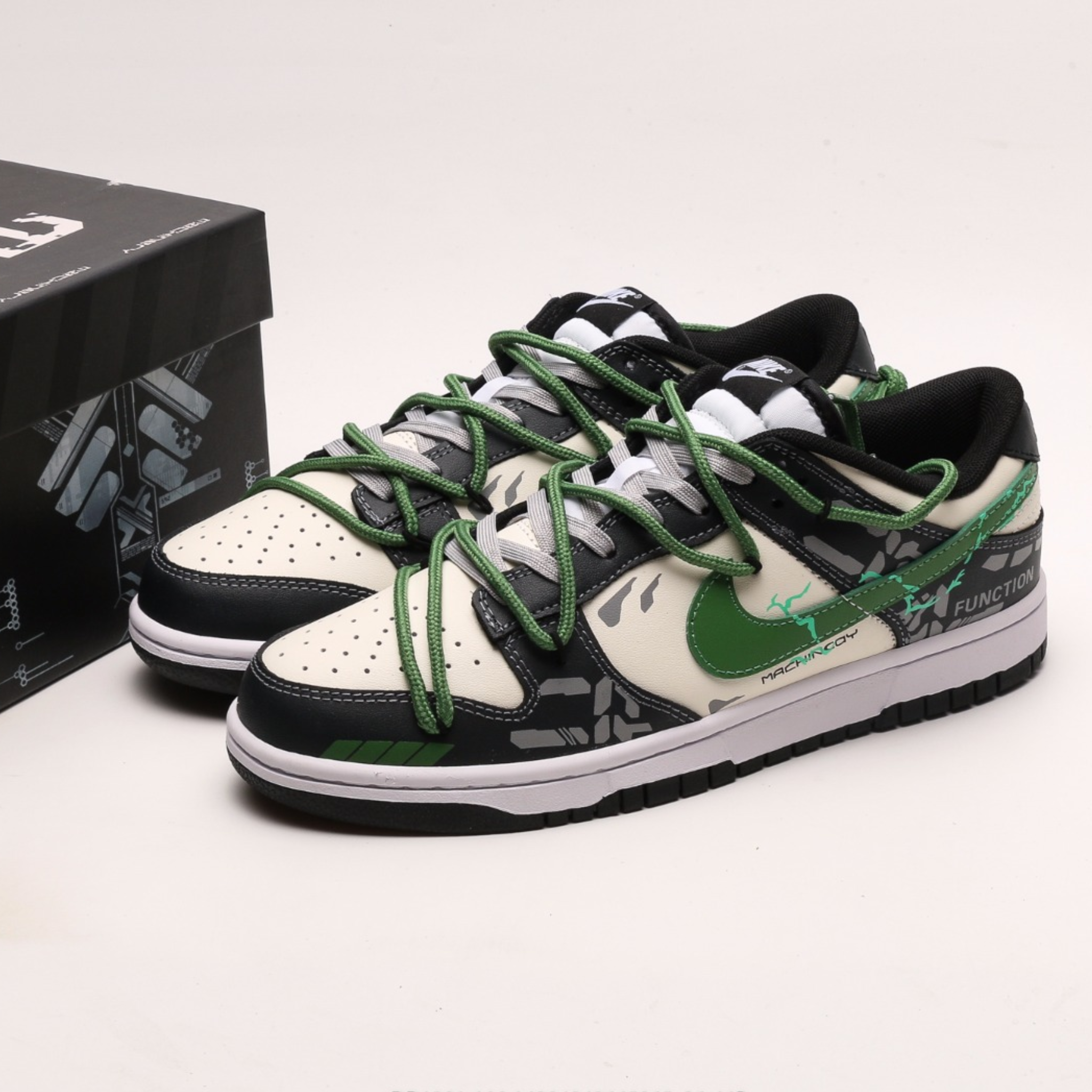Nike Dunk Low SE "Green"