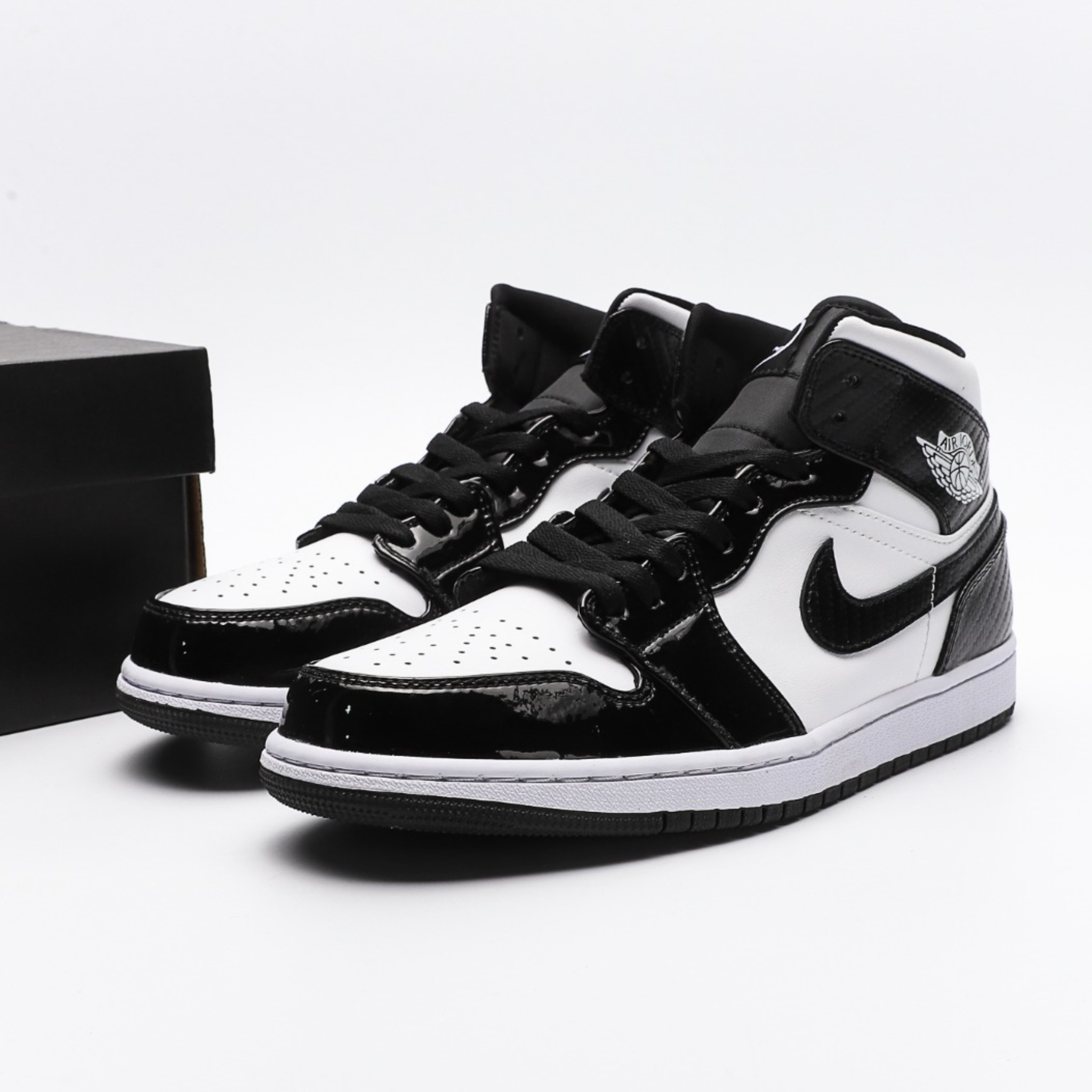 Wmns Air Jordan 1 Mid 'Black'