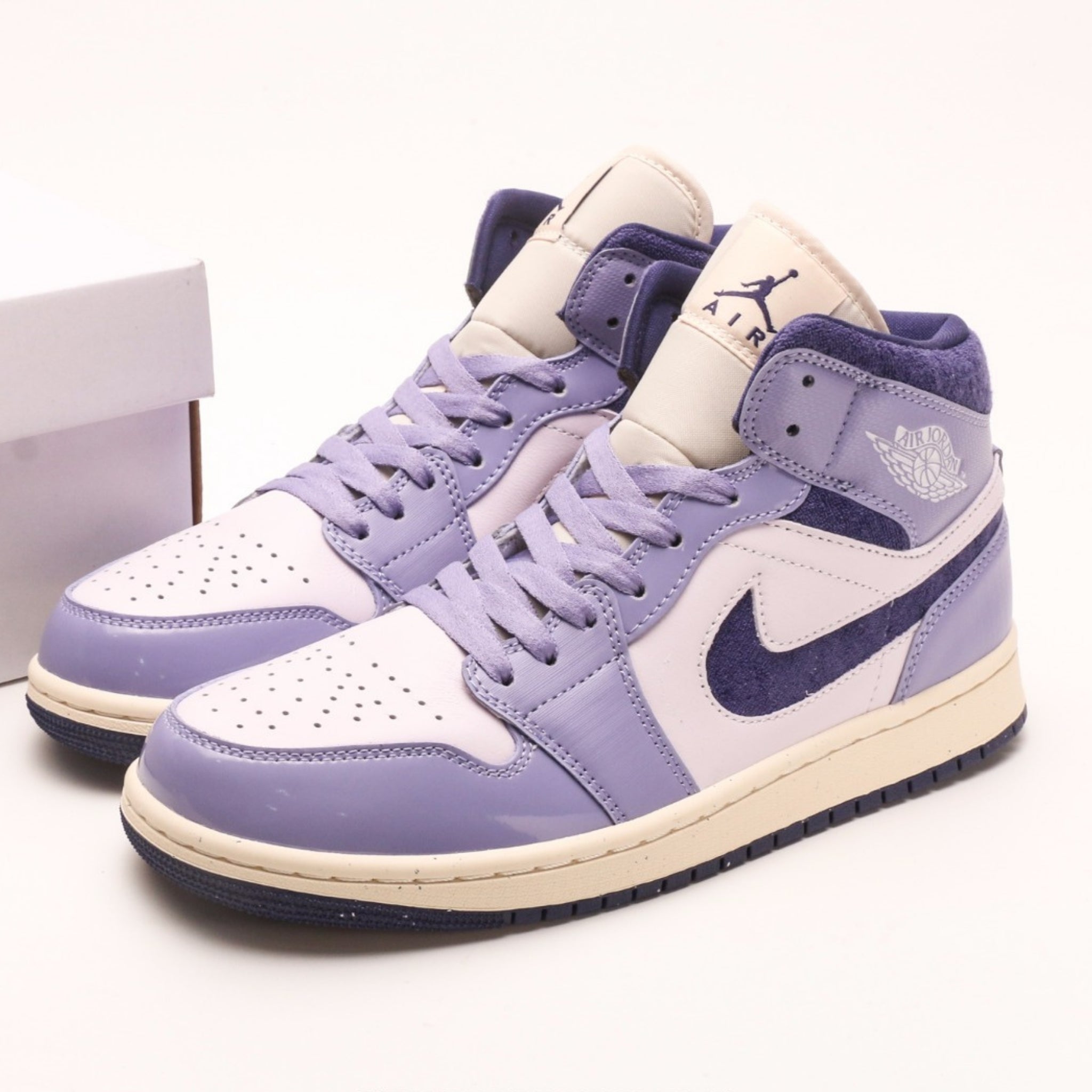 Air Jordan 1 Mid SE 'Light Purple'