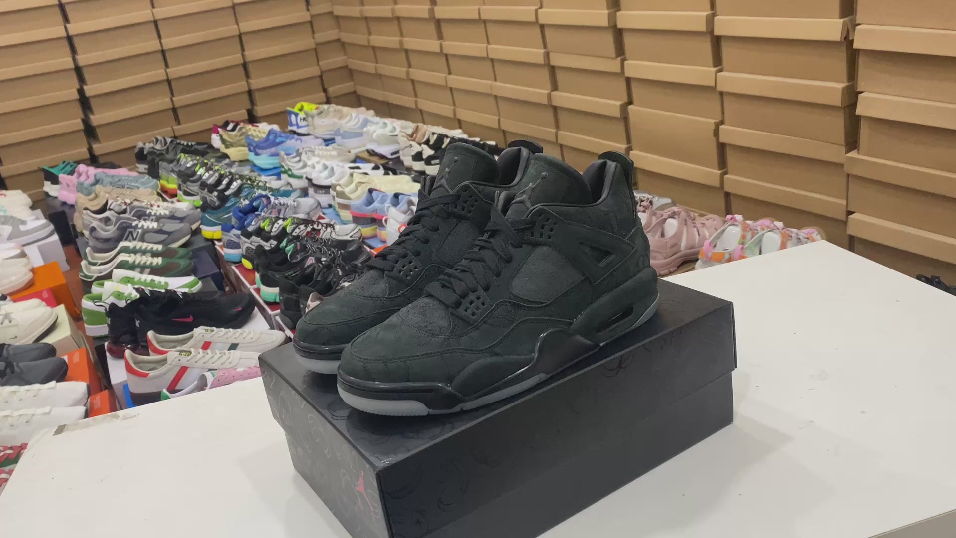 Air Jordan 4 X Kaws